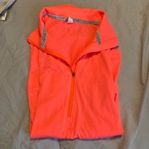 Under armor heat gear throw over xrun shirt